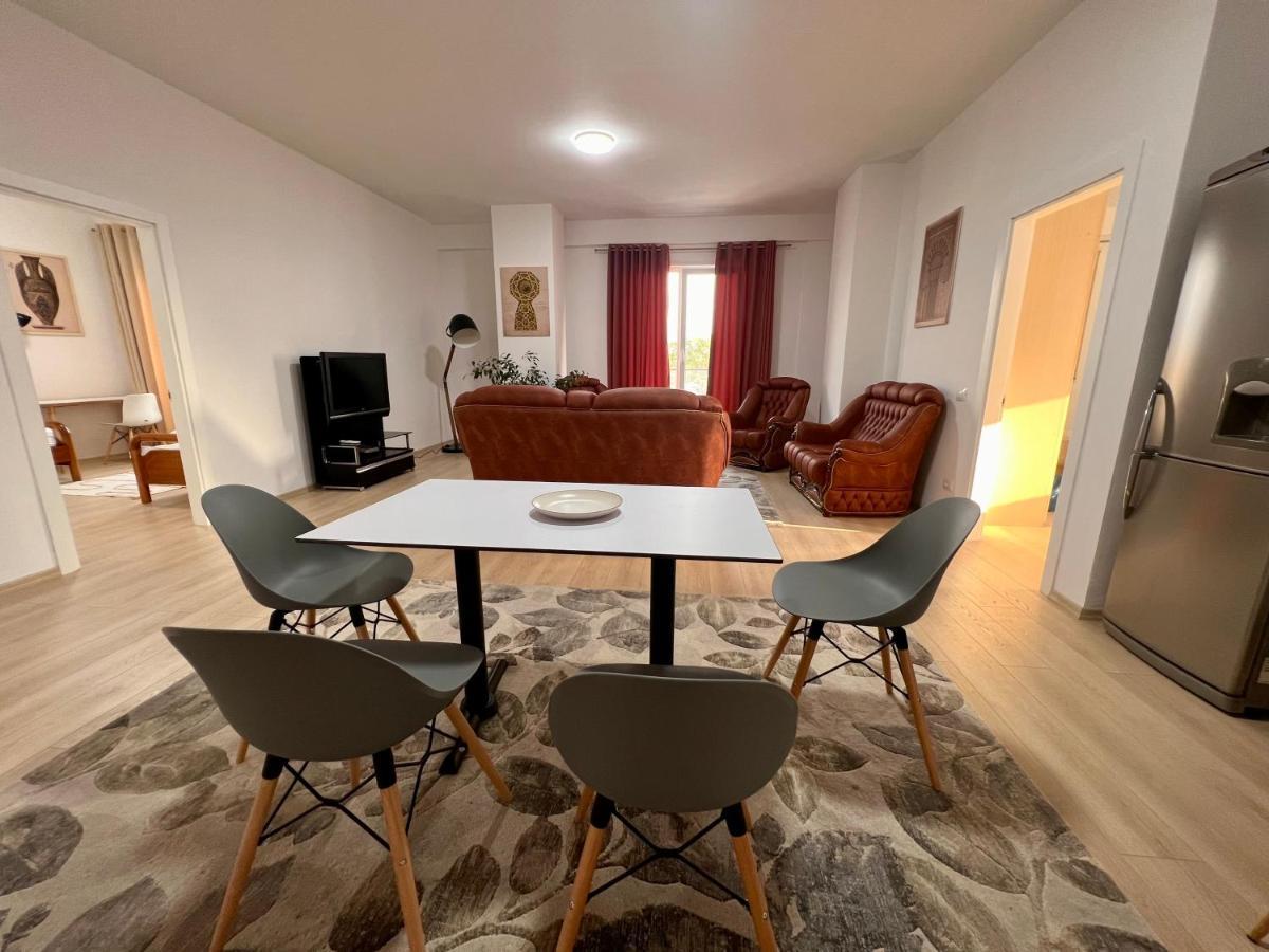 Kino Apartment Tirana Zewnętrze zdjęcie