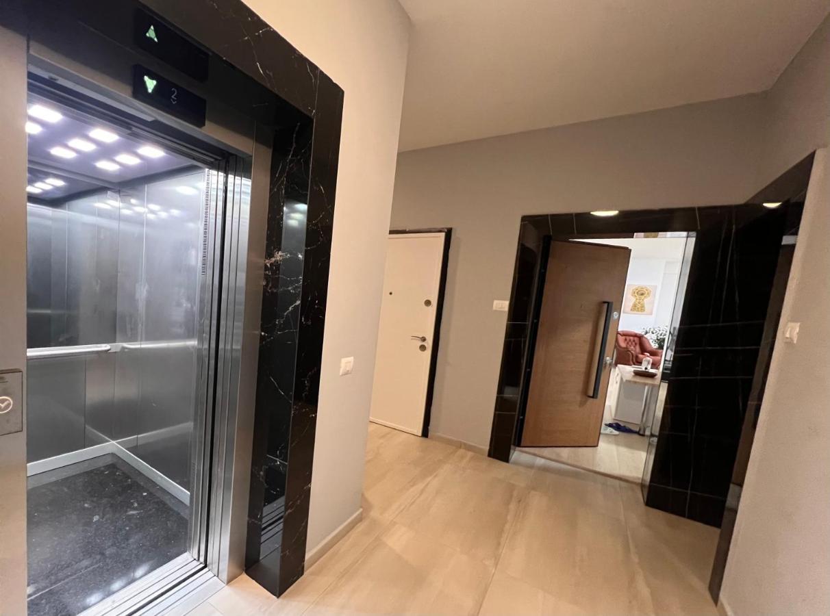 Kino Apartment Tirana Zewnętrze zdjęcie