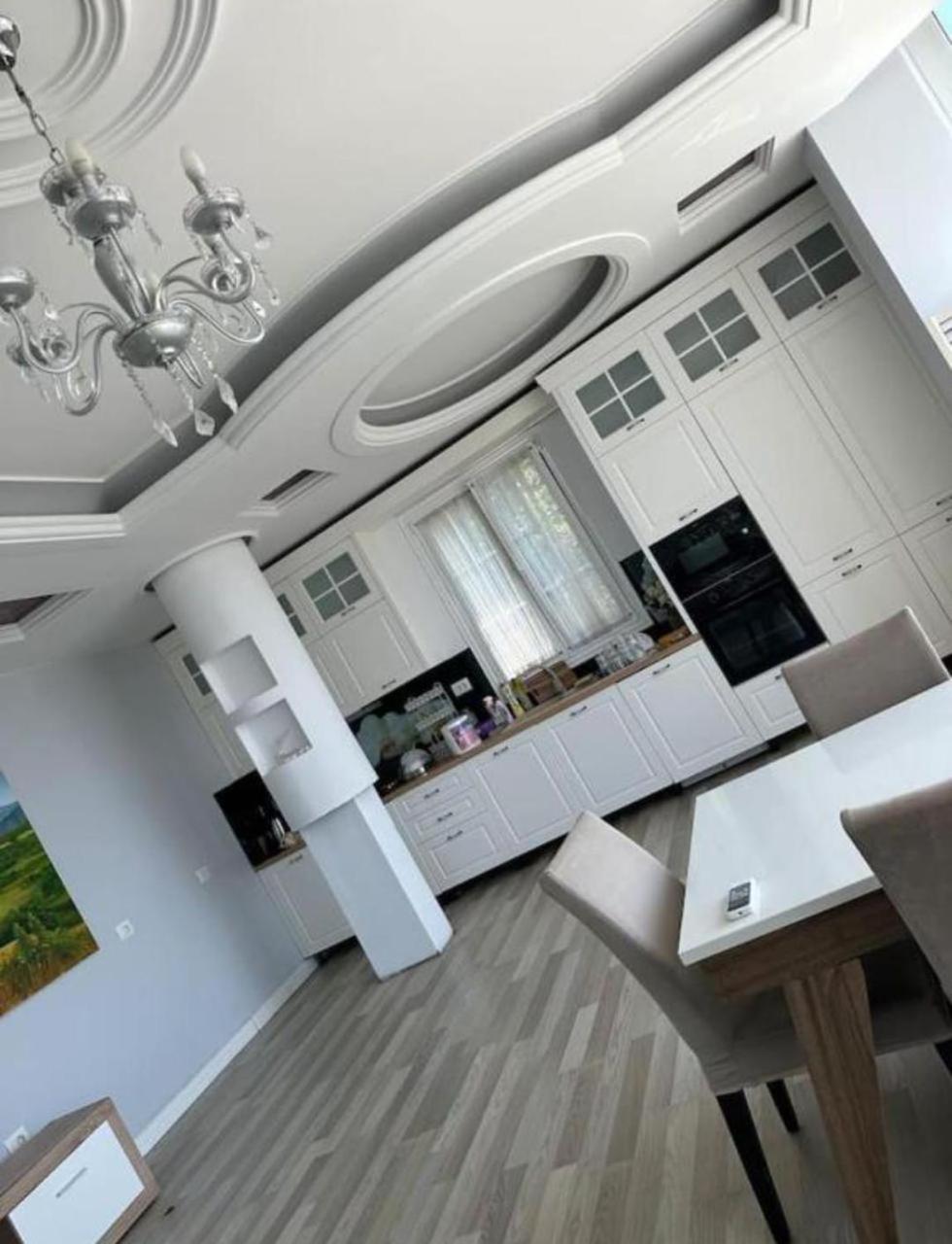 Kino Apartment Tirana Zewnętrze zdjęcie