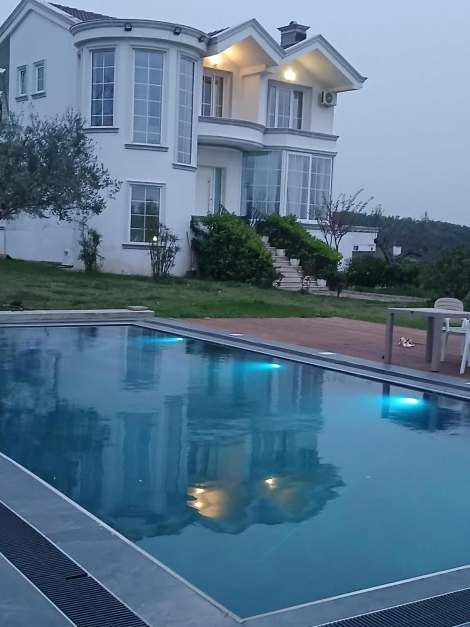 Kino Apartment Tirana Zewnętrze zdjęcie