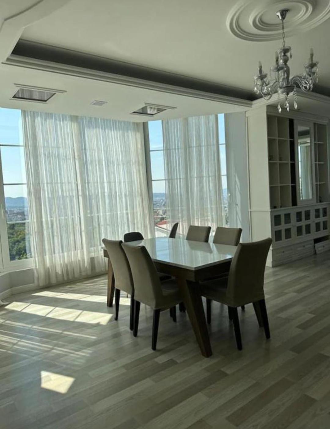 Kino Apartment Tirana Zewnętrze zdjęcie